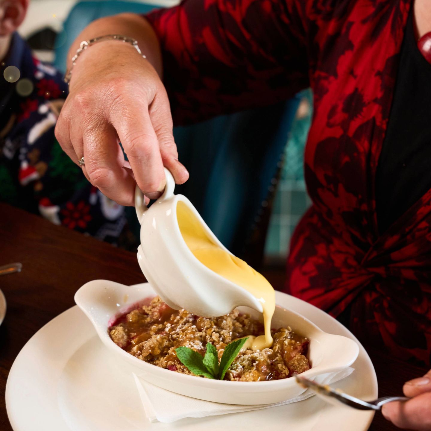 Christmas Day Lunch, Dinner & Dining at The Royal Oak in Broadwas